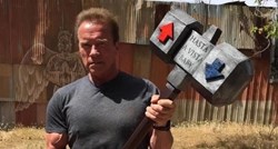 Arnold Schwarzenegger kune se u ovaj 10-minutni trening za cijelo tijelo