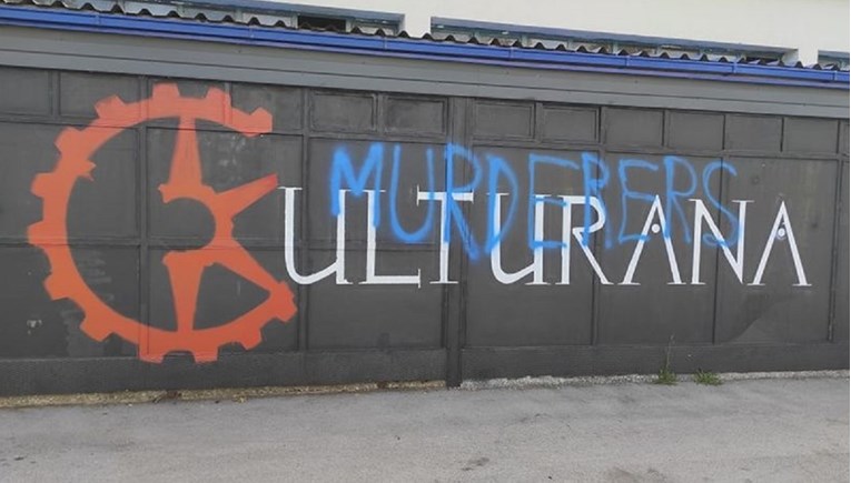 FOTO Na klubu kod kojeg je brutalno ubijen profesor sinoć ispisani grafiti