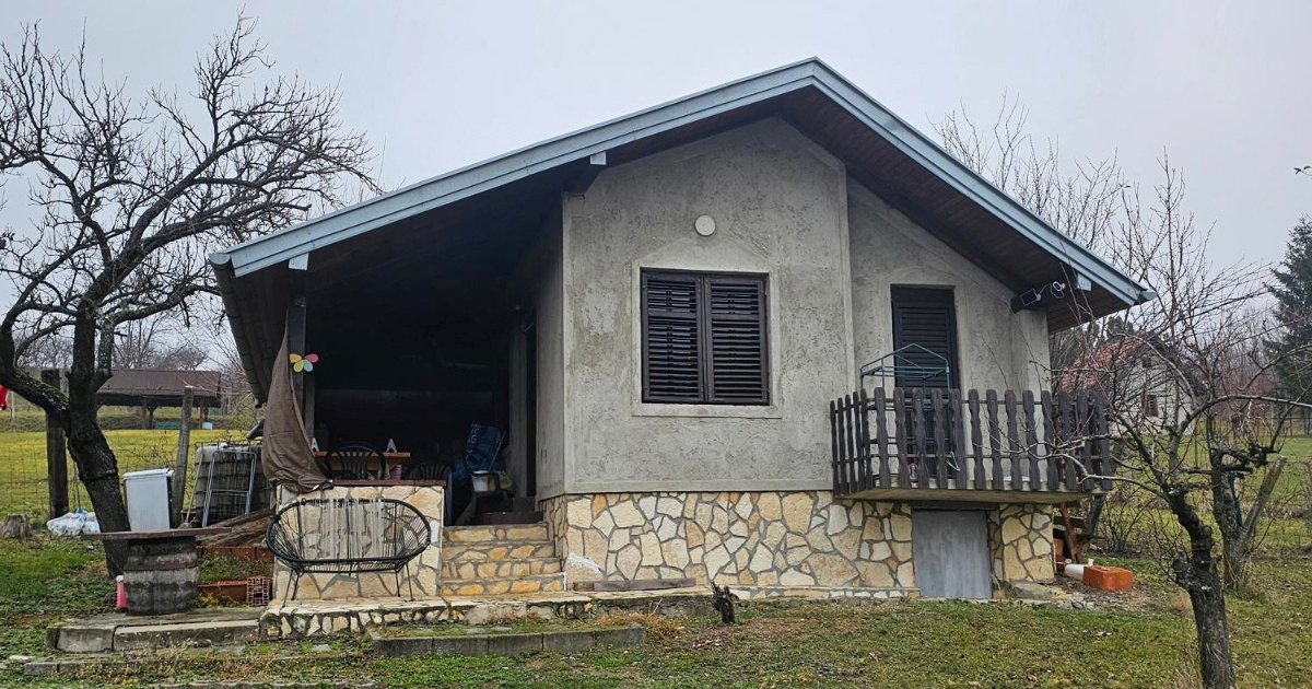 Za 15.000 eura: Prodaje se vikendica sa solarnim panelima kod Našica