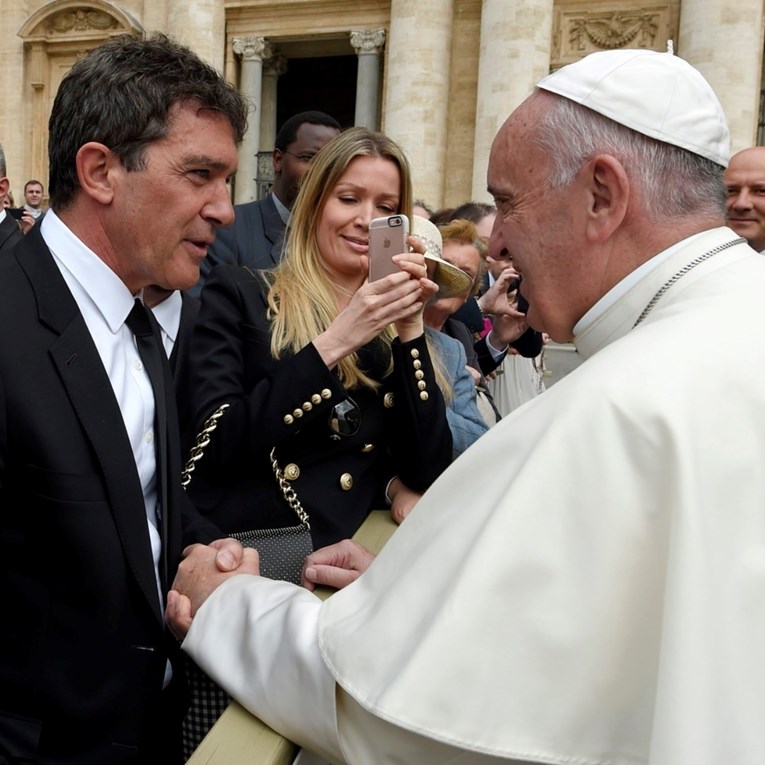 Whoopi Goldberg, Antonio Banderas, Eva Longoria… Poznati se opraštaju od pape Franje