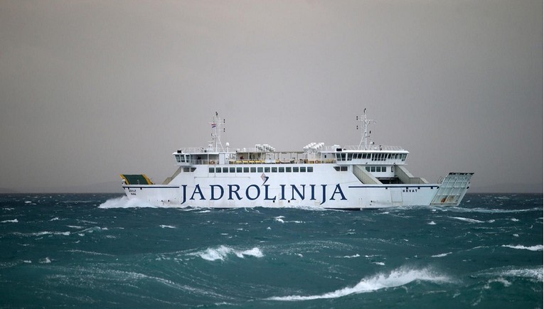 Jadrolinija neće naplaćivati karte vozilima s humanitarnom pomoći