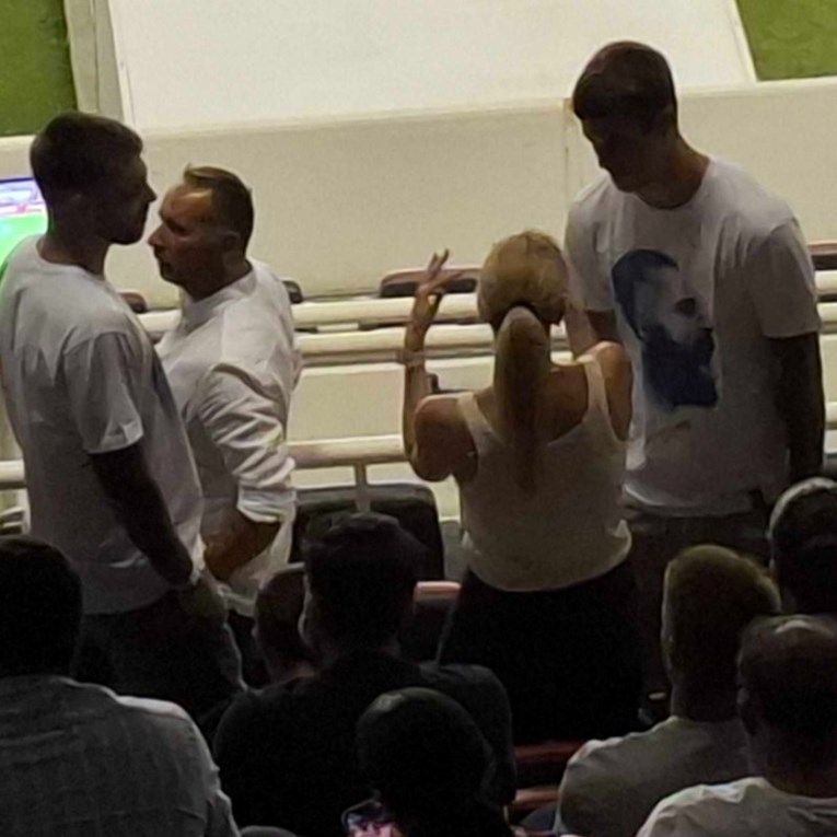 FOTO Braća Vušković došla na Poljud u majicama s likom Livaje