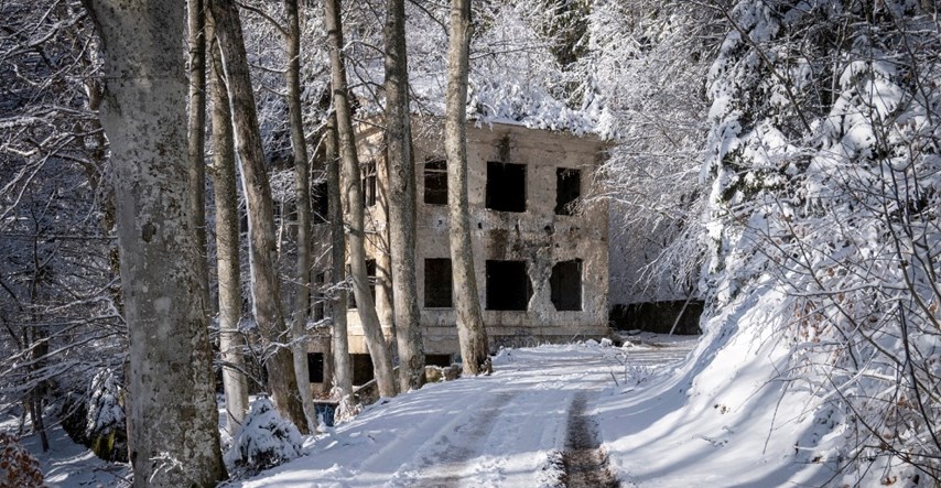 Napušteni sanatorij na Medvednici izaziva jezu kod mnogih. No krije ljubavnu priču