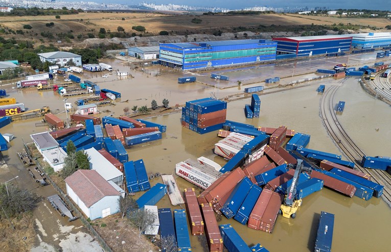 Strašne poplave na sjeverozapadu Turske, najmanje sedam mrtvih