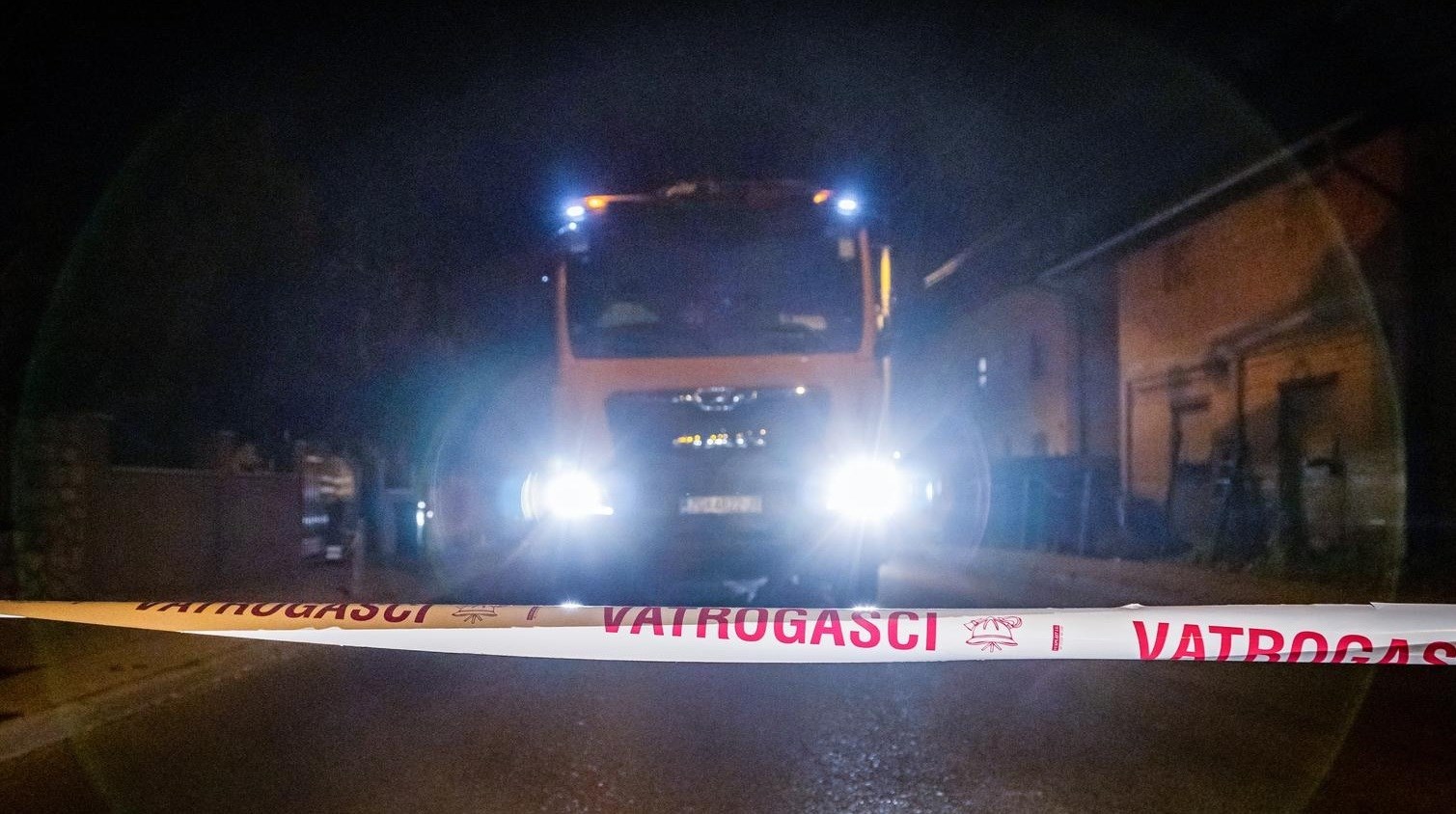 Požar u stanu u Zagrebu. Jedna osoba ozlijeđena, skočila je kroz prozor