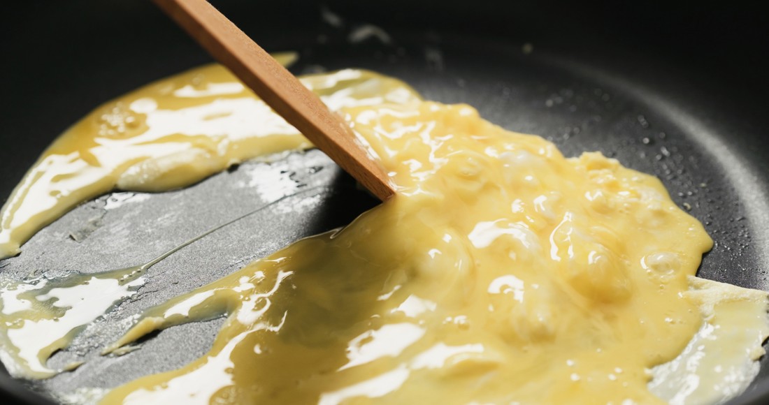 Kuhate u ovome svaki dan, a ne znate što ispušta u hranu