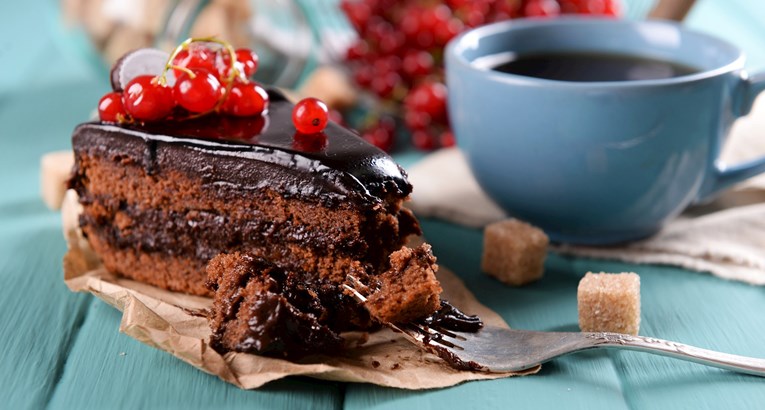 Recept za čokoladnu glazuru koji će vam koristiti za sve moguće torte i kolače