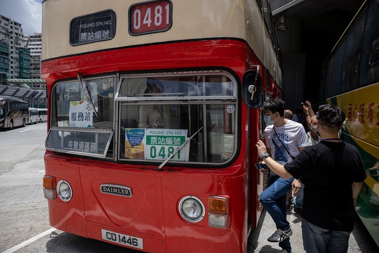 Koronom zaraženo pola autobusa u Kini, iako su putnici bili dosta udaljeni
