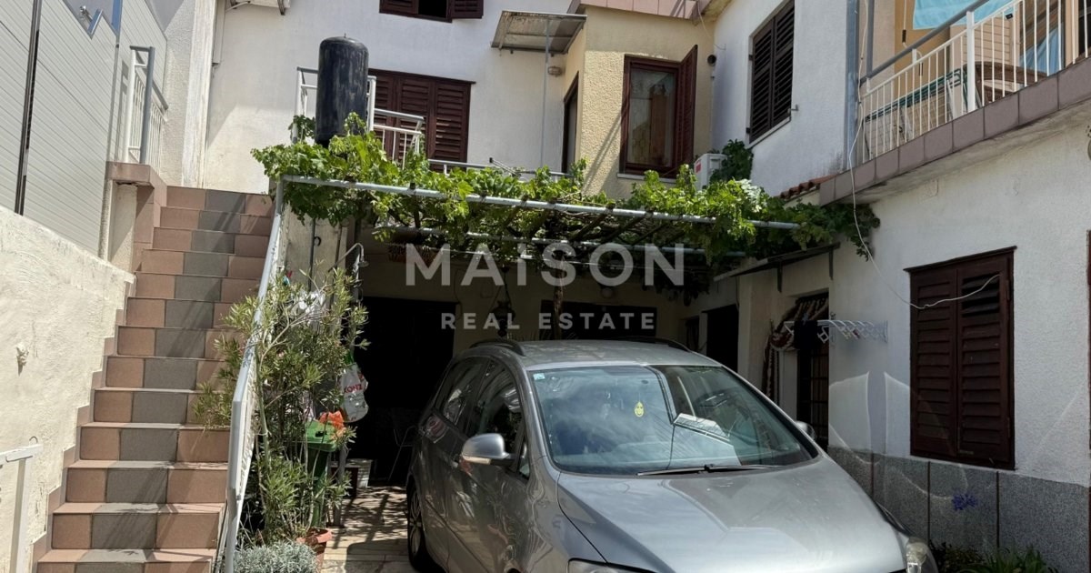 Top oglasi za nekretnine: Tradicionalna kamena kuća u Novom Vinodolskom