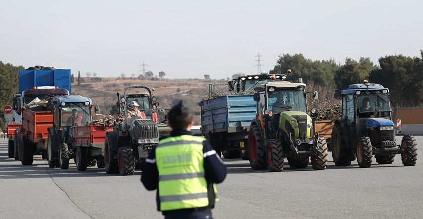Francuski poljoprivrednici uklanjaju blokade, ali se nastavljaju prosvjedi u Europi