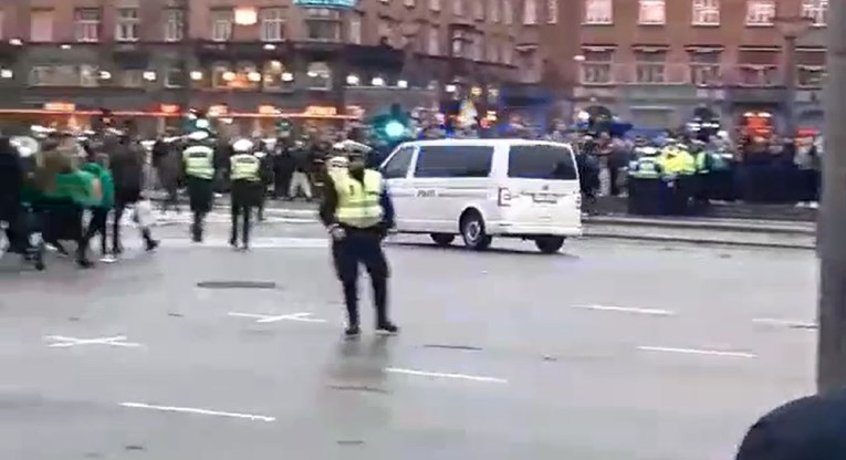 VIDEO Navijači Celtica osvajaju Kopenhagen, policija i vatrogasci na terenu