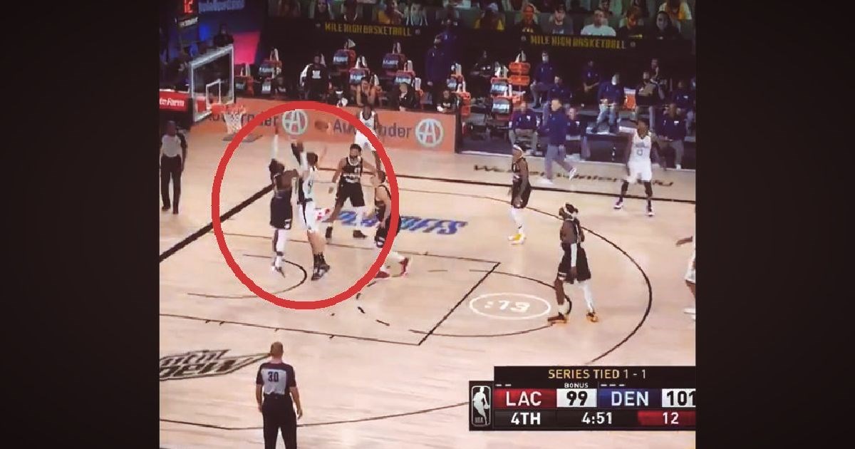 Zubac silovito zakucao, komentator urlao od oduševljenja