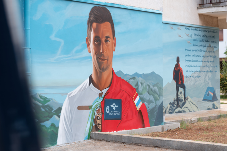U Zadru osvanuo mural posvećen tragično preminulom pilotu Marku Novkoviću