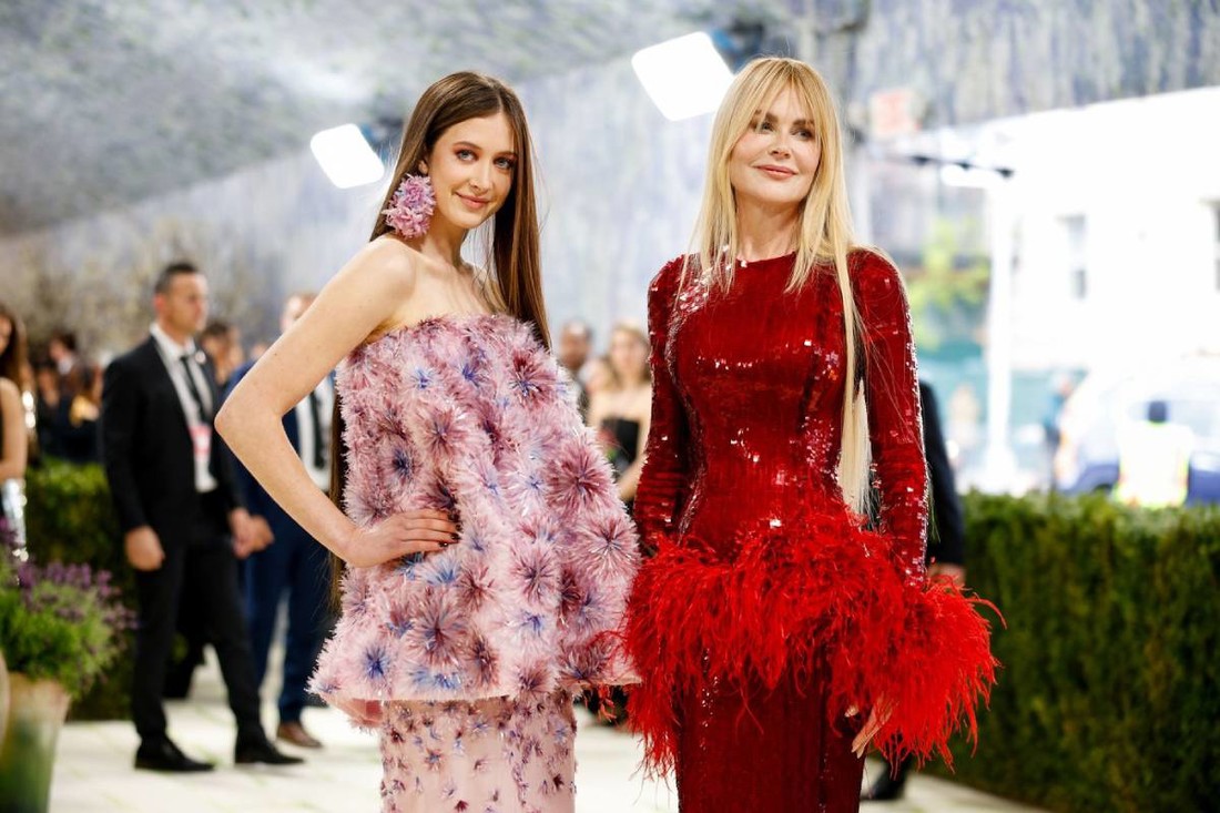 Kći Nicole Kidman prvi put došla na Met Galu, dobila je brojne kritike zbog izgleda