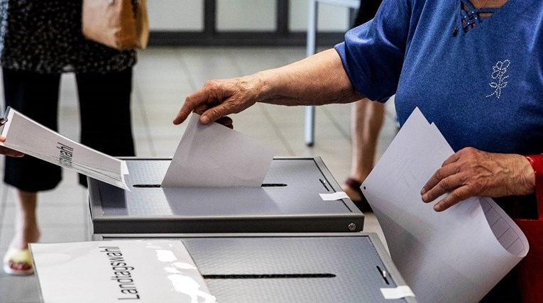 Njemački kršćanski demokrati uvjerljivo dobili izbore za parlament savezne pokrajine