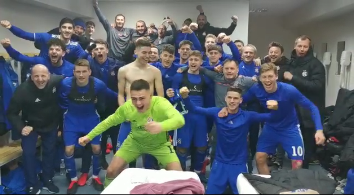 Pogledajte slavlje Dinamovih juniora nakon trijumfa u drami u Kijevu