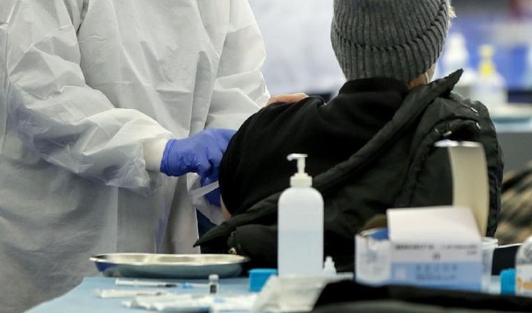 U Sloveniji 36 osoba umjesto cjepiva dobilo fiziološku otopinu