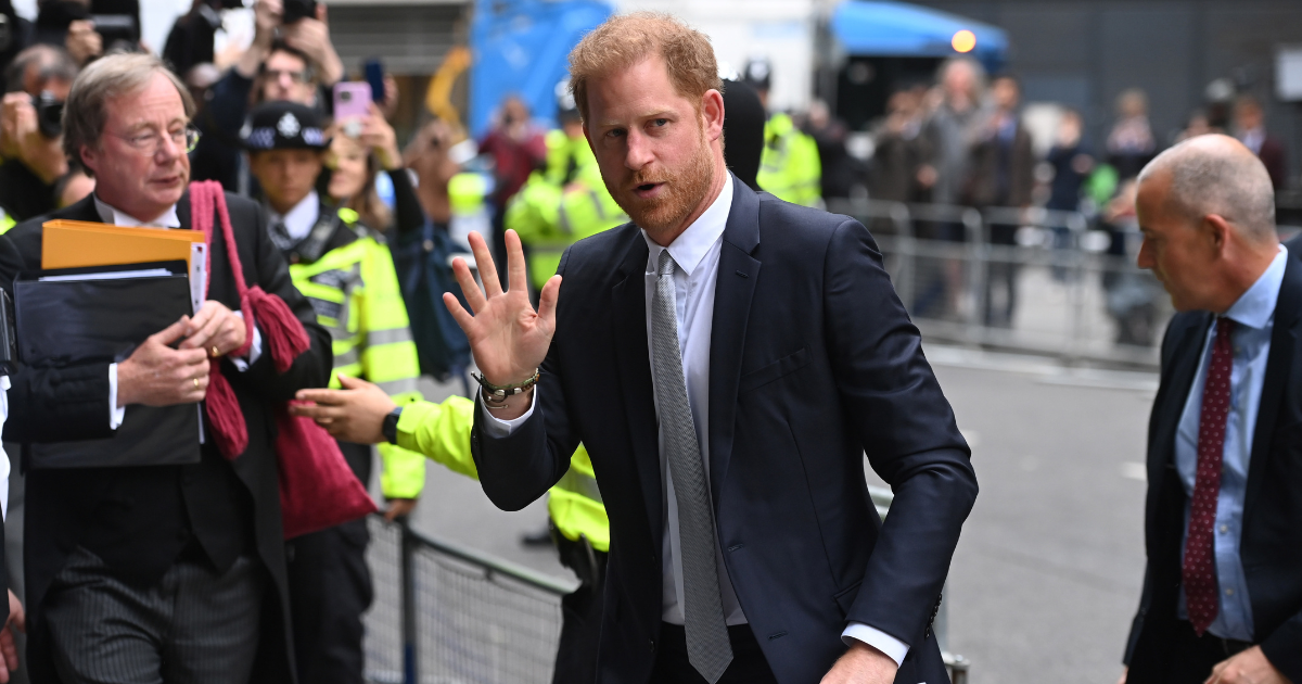 Princ Harry doputovat će u London, razgovarao je s ocem o njegovoj dijagnozi