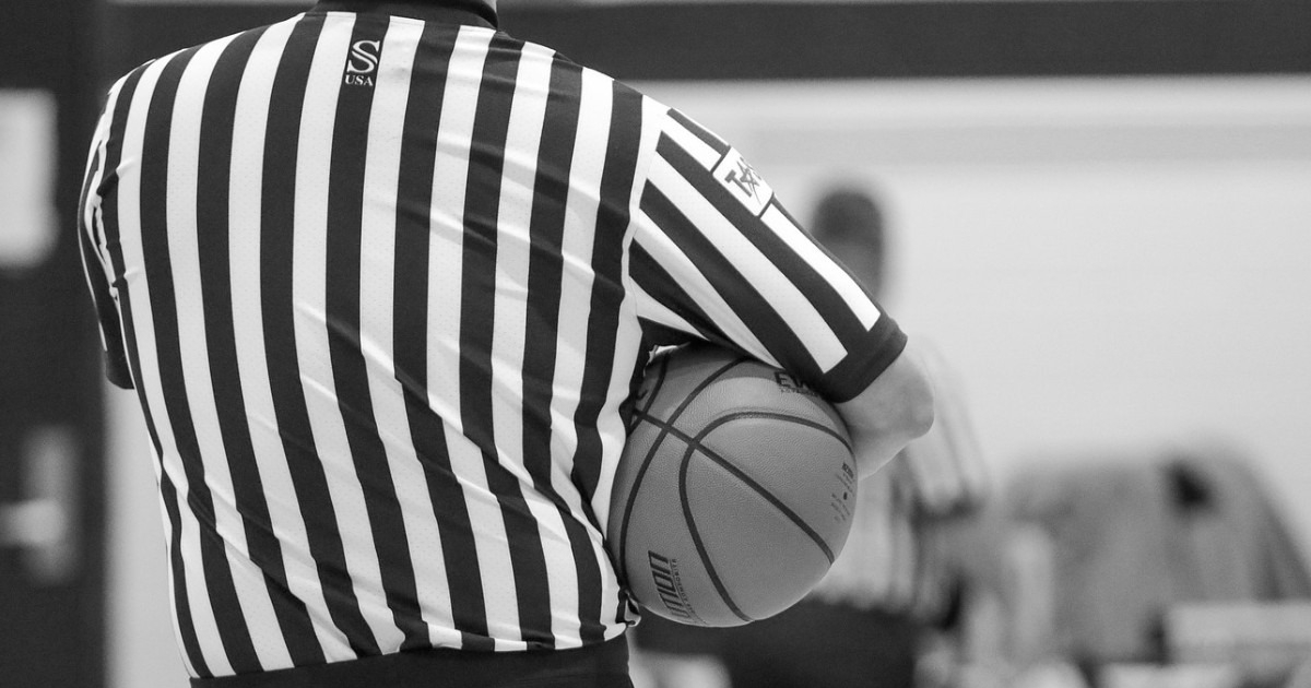 Crnogorski košarkaški sudac Branko Šarić (22) preminuo usred utakmice