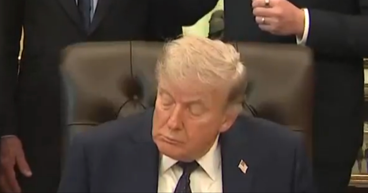 VIDEO Trump (79) zaspao usred sastanka u Bijeloj kući