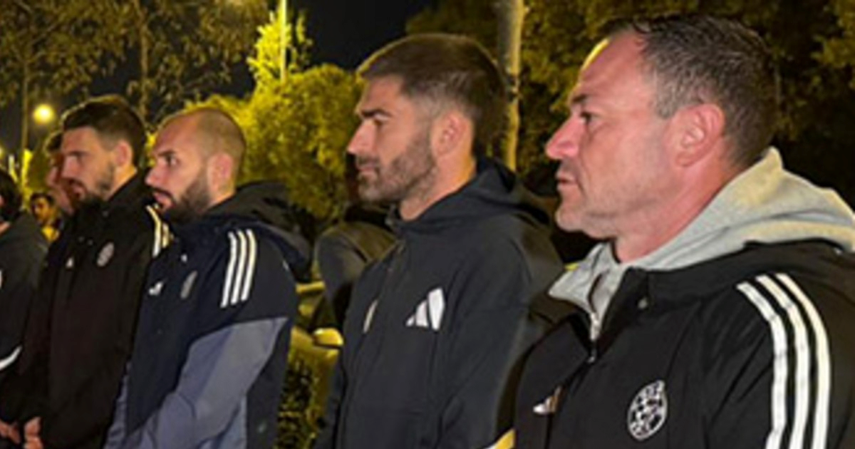 VIDEO Igrači Hajduka upalili svijeće za žrtve Vukovara. Torcida poziva na mimohod