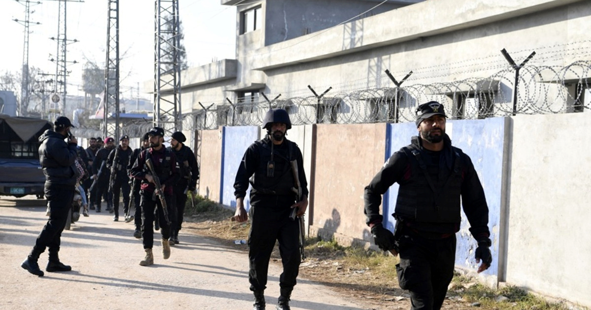 Ubijeno pet policajaca u Pakistanu: "Napadači su zapalili su i vozilo"