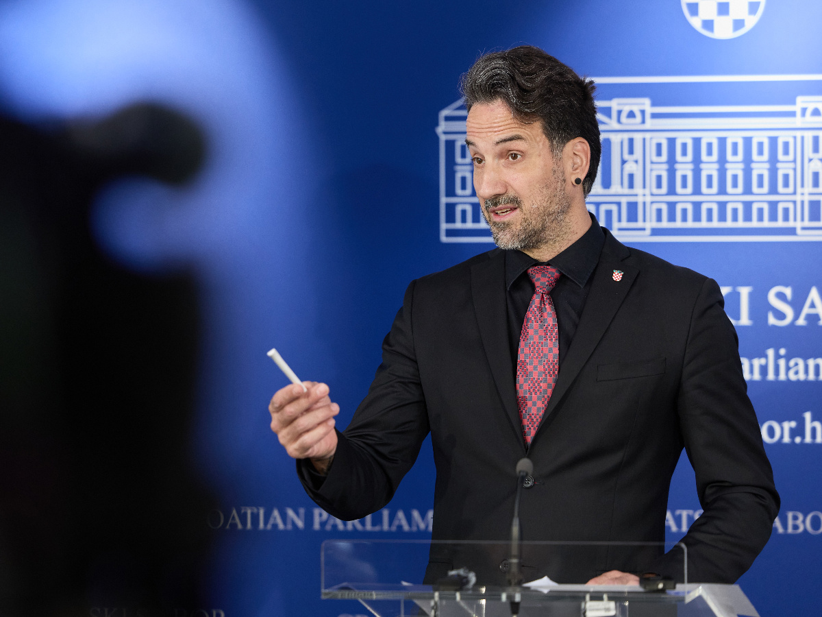 Miletić: U taksi sektoru vladaju mafija i duboka država