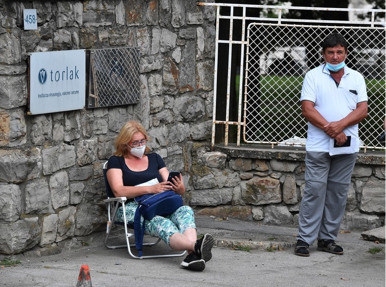 Pada broj novozaraženih u Srbiji, preminule tri osobe