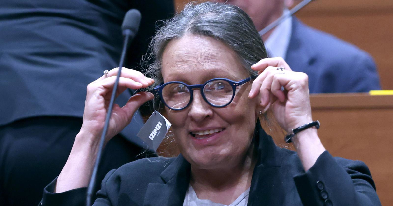 Urša Raukar-Gamulin očito ima nove naočale 🤣