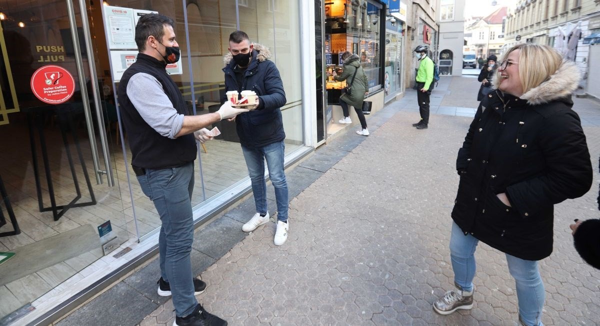 Kafići u Zagrebu snizili cijene, promet slab: "U sat vremena prodao sam jednu kavu"