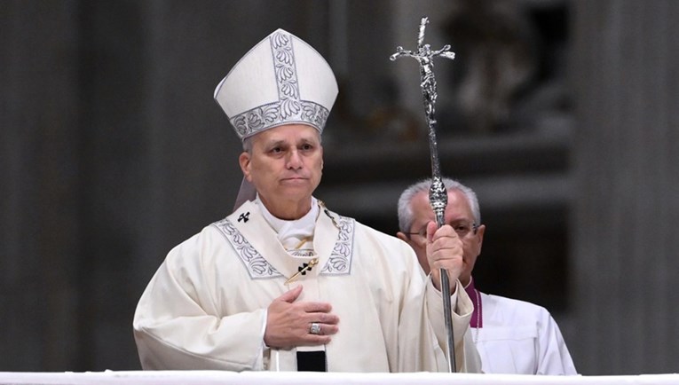 Trump svojom agresivnom politikom dovodi američkog papu Lava u težak položaj