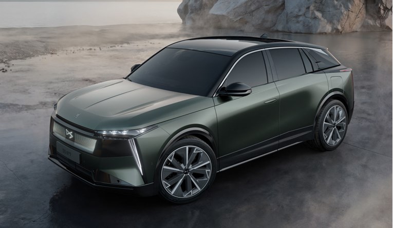 DS predstavlja novi N°7 kao hibrid i u električnoj verziji s dosegom do 740 km