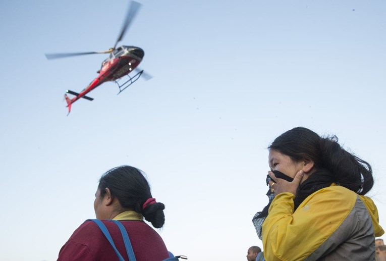 Vodiči na Everestu trovali penjače u dogovoru s bolnicama i spasiocima. Zaradili milijune