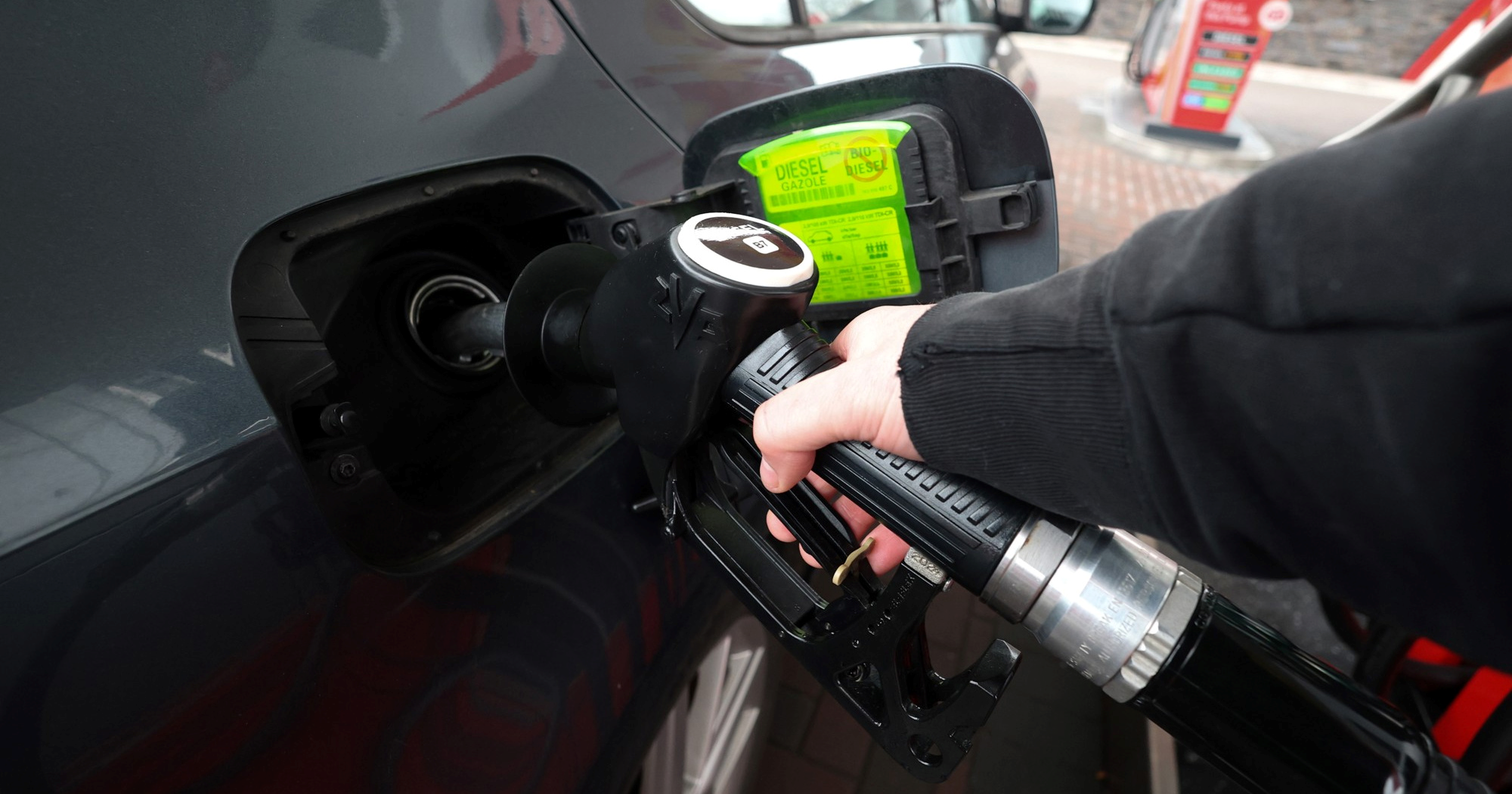 Cijene goriva u Skandinaviji eksplodirale, građani traže hitne državne mjere