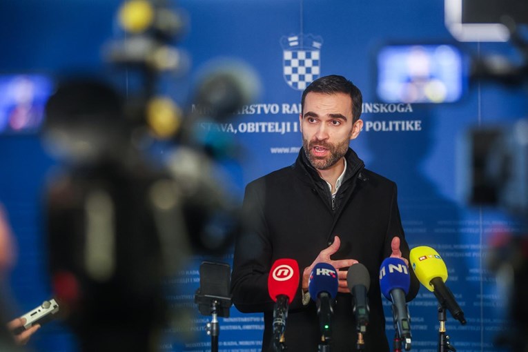 Sindikati javnih službi: Ponuda Vlade je neprihvatljiva, pregovori nisu završili