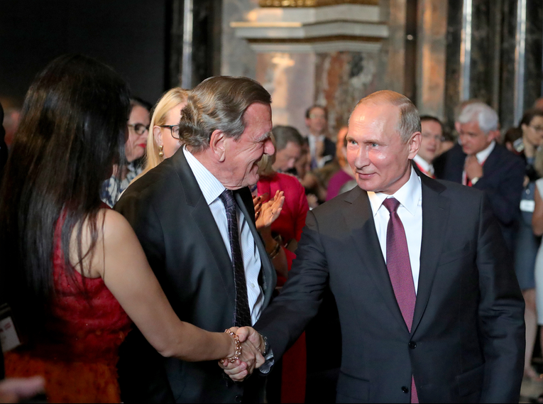 Putin predložio da bivši njemački kancelar posreduje u pregovorima. Berlin odbio