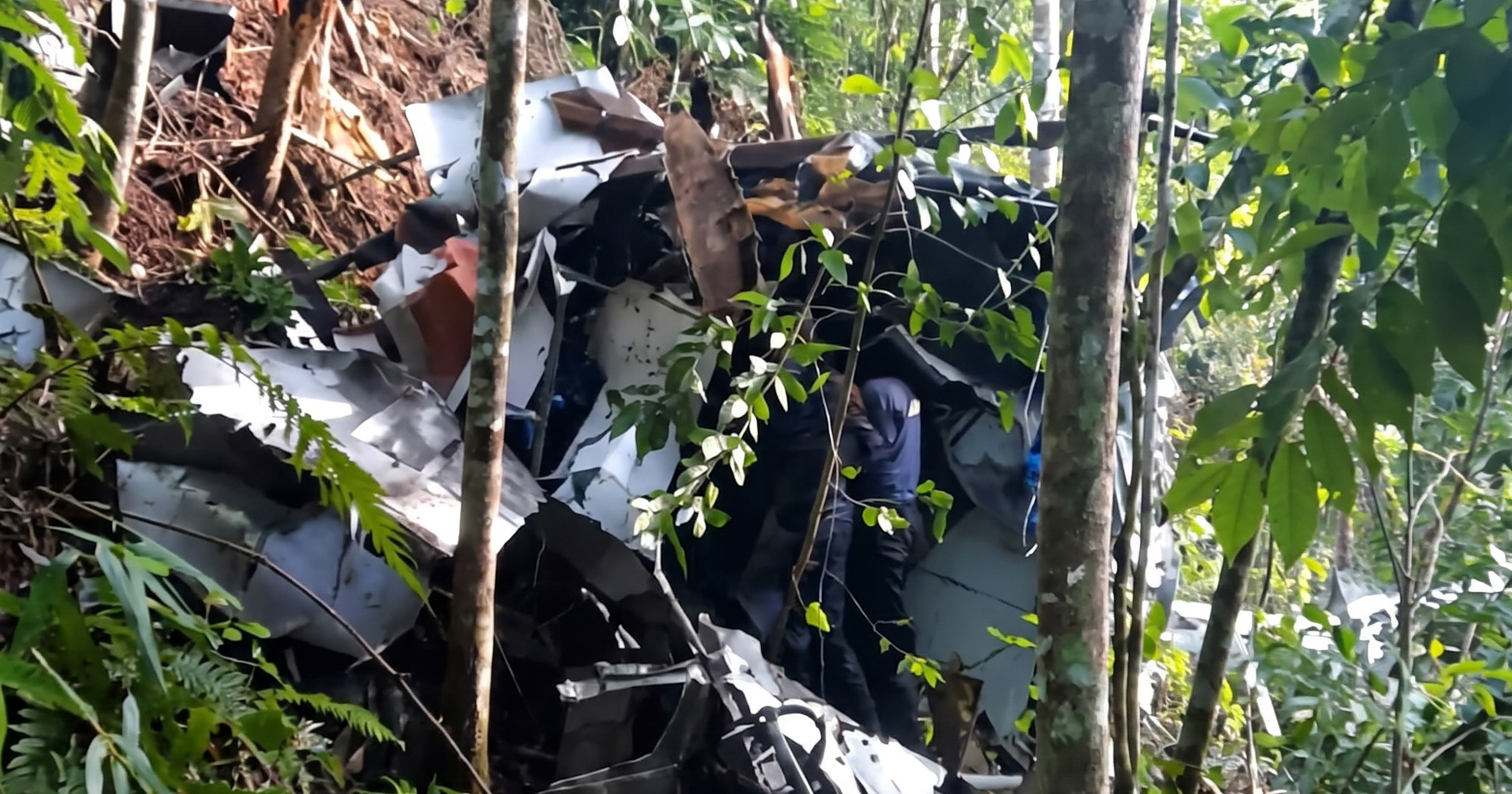 VIDEO Srušio se Airbusov helikopter u Indoneziji, osmero mrtvih