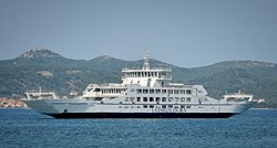 Popravljen trajekt u Splitu, sada opet plovi prema Veloj Luci