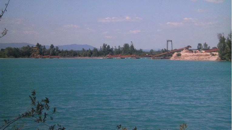 Na obali jezera kod Velike Gorice pronađeno tijelo mladića