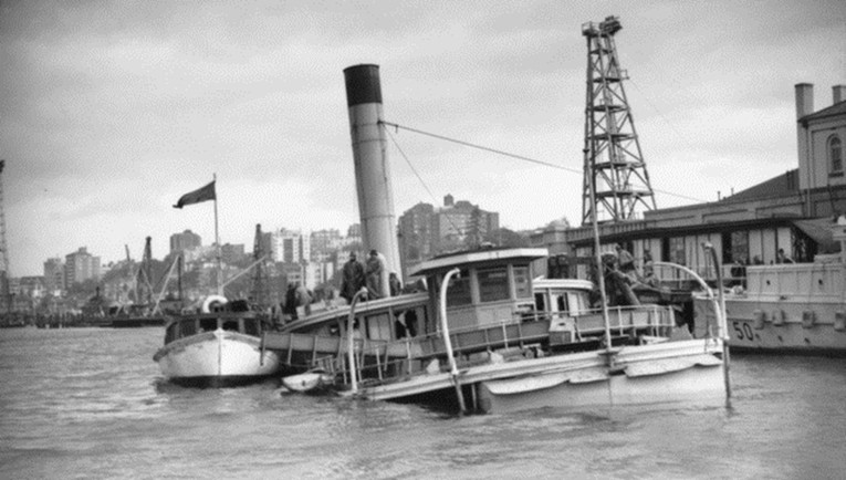 Tog dana Japanci su napali Sydney. Nekoliko granata izazvalo je veliku paniku