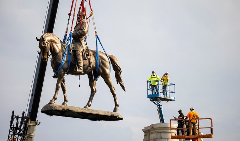U SAD-u uklonjen kip južnjačkog generala, neki ga smatraju rasističkim simbolom