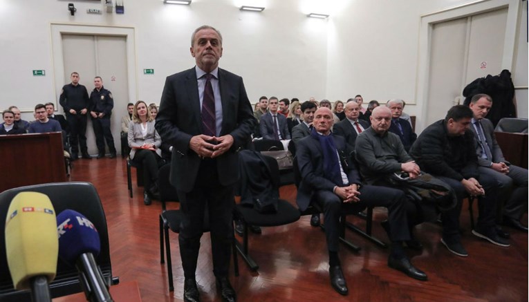 VIDEO Bandić se ne smatra krivim, nakon suđenja ga izveli na stražnja vrata