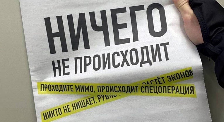 Ovo je naslovnica lista u Moskvi: "Ništa se ne događa. Nitko ne osiromašuje"