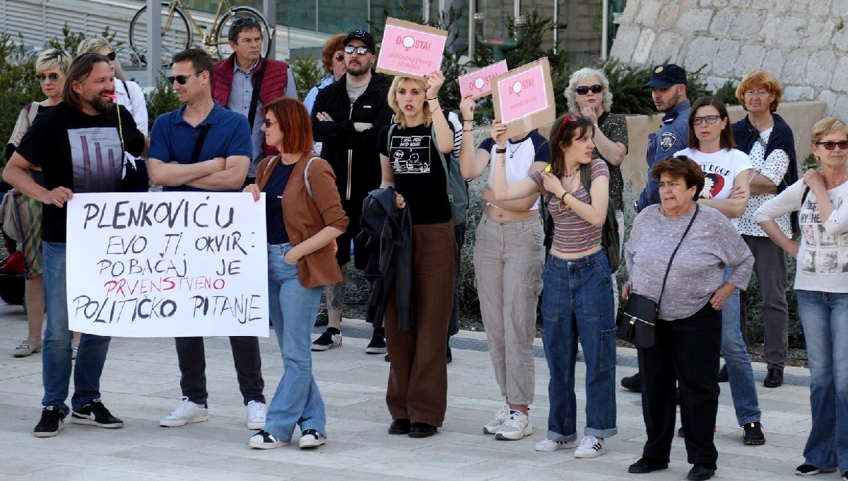 I Šibenik prosvjedovao za Mirelu: "Ovo je podsjetnik koliko sustav može biti okrutan"