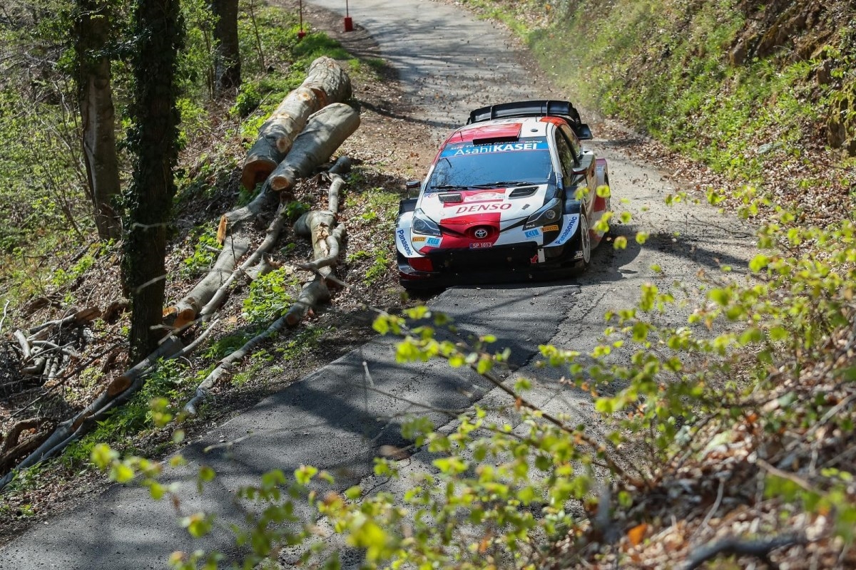 Vodeći u ukupnom poretku razbio se na Croatia Rallyju