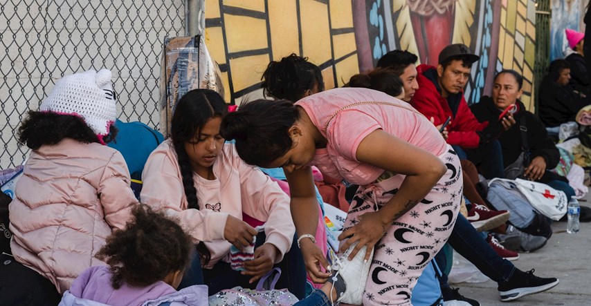 Migranti iz Meksika u SAD počeli ulaziti pomoću aplikacije na mobitelima