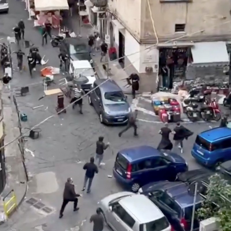 VIDEO Navijački rat prije utakmice Lige prvaka. Ovako su izgledale ulice Napulja