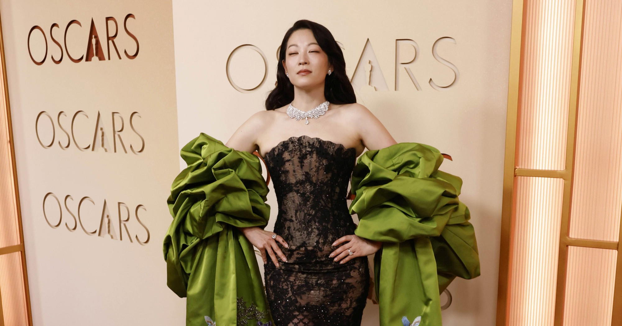 Zvijezde su tek počele stizati na Oscare, a outifiti već privlače pažnju