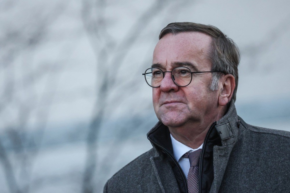 Njemački ministar obrane: Europa ne smije čekati što će učiniti Amerika