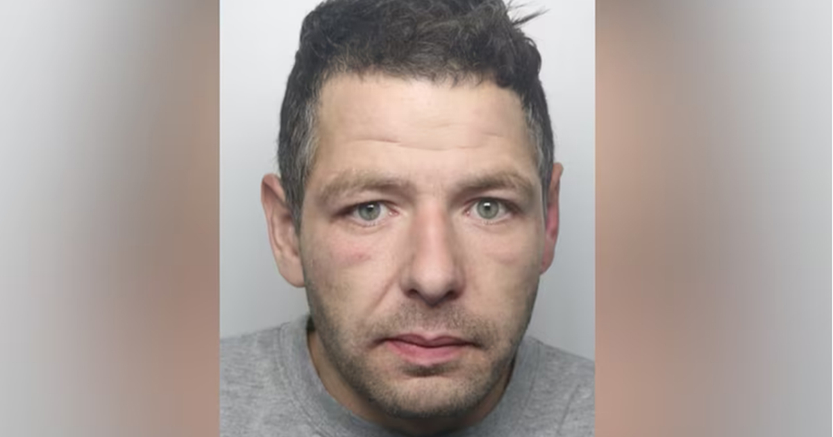 Zatvorenici u Britaniji 25 puta izboli ubojicu djevojčice, umro je. Osuđeni su